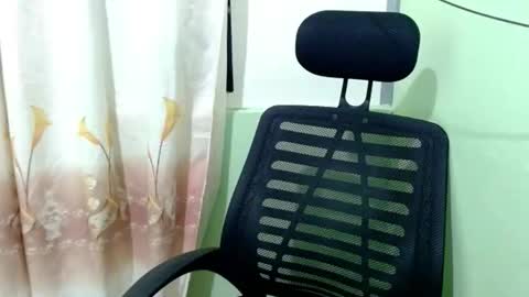 Snapshot of urasian_joy chatting on October 27, 9:46 am urasian_joy online show from October 27, 9:46 am