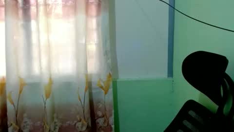 Snapshot of urasian_joy chatting on October 28, 3:54 am urasian_joy online show from October 28, 3:54 am