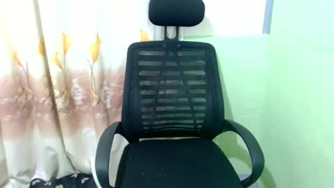 Snapshot of urasian_joy chatting on November 1, 10:28 am urasian_joy online show from November 1, 10:28 am