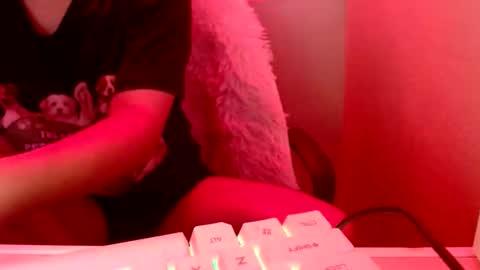 Snapshot of urasian_joy chatting on November 17, 9:20 pm urasian_joy online show from November 17, 9:20 pm