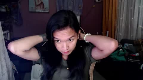 NEWRA  ALLISON online show from November 17, 8:36 pm