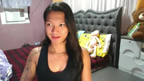Snapshot of urasian_newra chatting on April 23, 12:12 am NEWRA ALLISON online show from April 23, 12:12 am