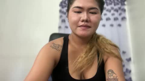 Snapshot of urasianblairexxx chatting on May 13, 4:43 am urasianblairexxx online show from May 13, 4:43 am