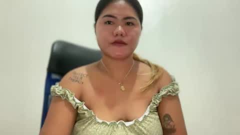 Snapshot of urasianblairexxx chatting on May 16, 8:33 am urasianblairexxx online show from May 16, 8:33 am