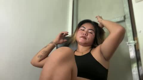 Snapshot of urasianblairexxx chatting on May 19, 5:14 am urasianblairexxx online show from May 19, 5:14 am