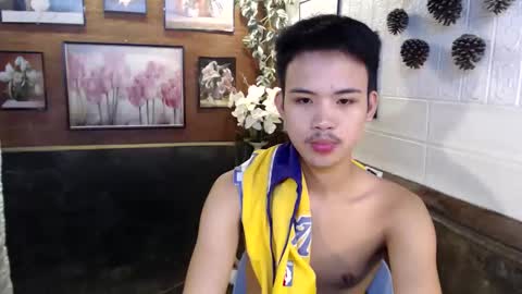 urasiancumboix2 online show from October 10, 4:39 pm