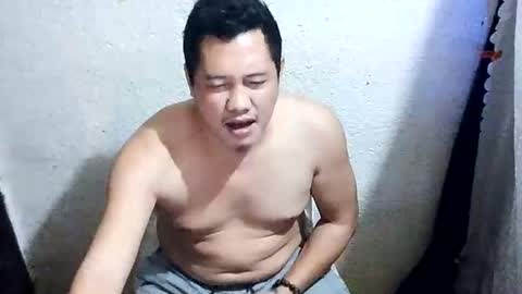 Snapshot of urasianguy90 chatting on February 3, 4:56 pm carlo online show from February 3, 4:56 pm