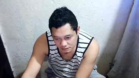 Snapshot of urasianguy90 chatting on February 11, 11:59 am carlo online show from February 11, 11:59 am