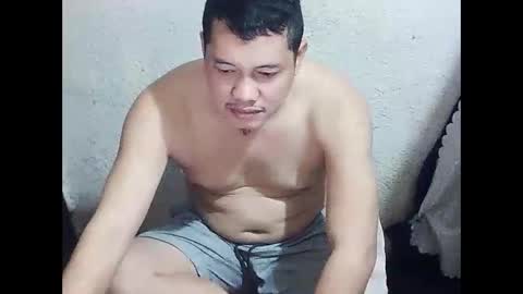 Snapshot of urasianguy90 chatting on March 2, 2:36 am carlo online show from March 2, 2:36 am