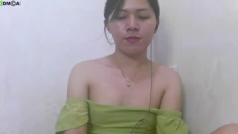 Snapshot of urasianlover69x chatting on December 10, 3:22 pm rai online show from December 10, 3:22 pm