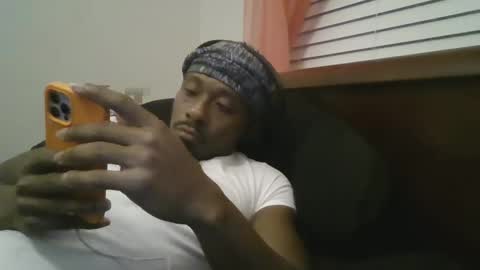 UrbanDicc online show from February 12, 5:05 am