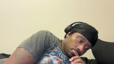 Snapshot of urbandick5 chatting on December 1, 12:59 am urbandick5 online show from December 1, 12:59 am