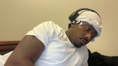 Snapshot of urbandick5 chatting on December 1, 11:21 pm urbandick5 online show from December 1, 11:21 pm