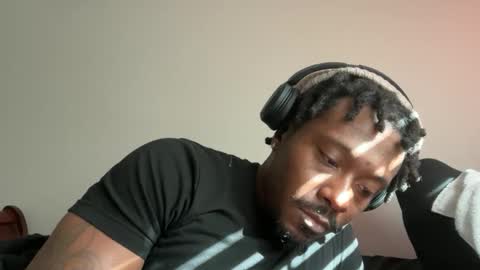 Snapshot of urbandick5 chatting on December 2, 7:09 pm urbandick5 online show from December 2, 7:09 pm