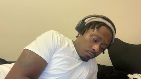 Snapshot of urbandick5 chatting on December 4, 1:59 am urbandick5 online show from December 4, 1:59 am