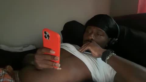 Snapshot of urbandick5 chatting on December 14, 1:38 pm urbandick5 online show from December 14, 1:38 pm