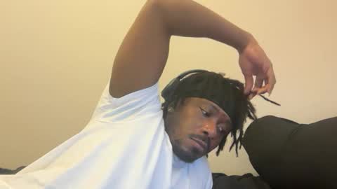 Snapshot of urbandick5 chatting on December 15, 10:58 pm urbandick5 online show from December 15, 10:58 pm