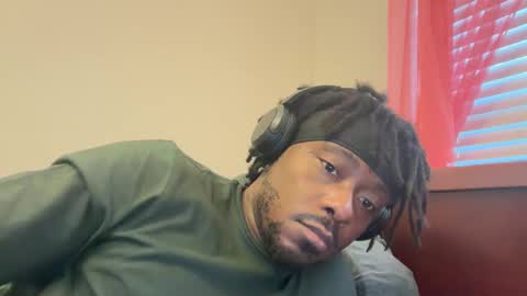 Snapshot of urbandick5 chatting on December 20, 1:40 pm urbandick5 online show from December 20, 1:40 pm