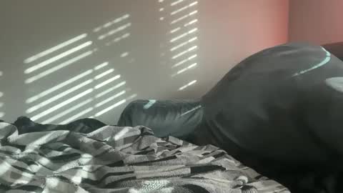 Snapshot of urbandick5 chatting on January 6, 9:29 pm urbandick5 online show from January 6, 9:29 pm