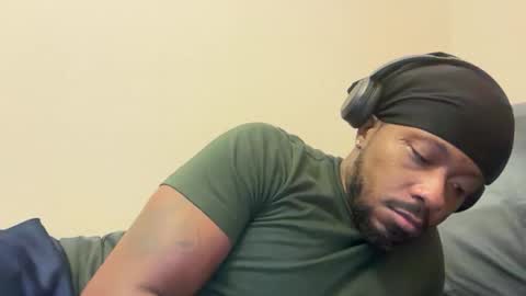 Snapshot of urbandick5 chatting on January 12, 1:00 am urbandick5 online show from January 12, 1:00 am