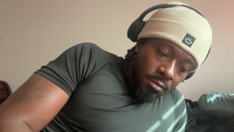 Snapshot of urbandick5 chatting on January 13, 7:19 pm urbandick5 online show from January 13, 7:19 pm