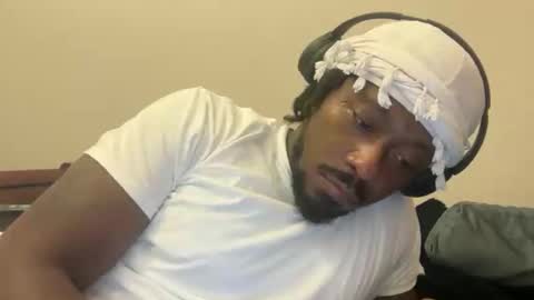 Snapshot of urbandick5 chatting on January 16, 2:04 am urbandick5 online show from January 16, 2:04 am