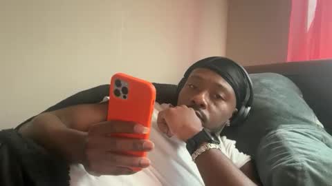 Snapshot of urbandick5 chatting on January 18, 2:21 pm urbandick5 online show from January 18, 2:21 pm