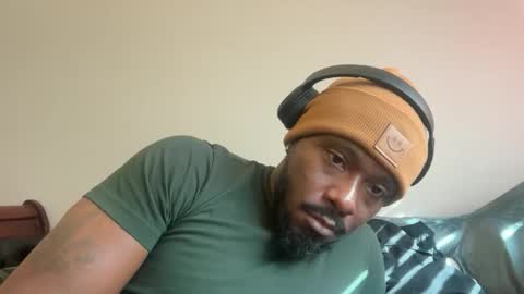 Snapshot of urbandick5 chatting on February 2, 9:35 pm urbandick5 online show from February 2, 9:35 pm