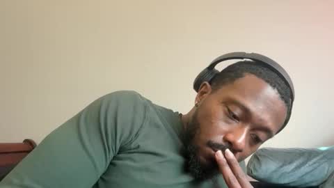 Snapshot of urbandick5 chatting on February 5, 8:13 pm urbandick5 online show from February 5, 8:13 pm