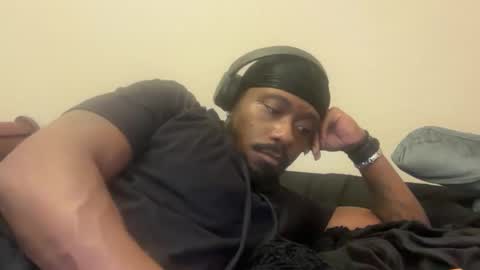 Snapshot of urbandick5 chatting on February 13, 12:50 am urbandick5 online show from February 13, 12:50 am