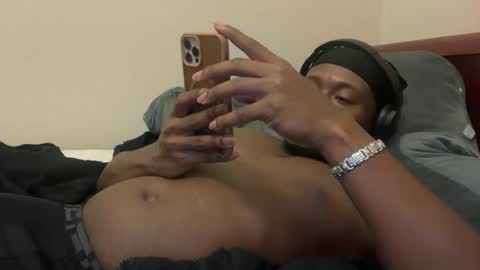 Snapshot of urbandick5 chatting on February 17, 2:52 am urbandick5 online show from February 17, 2:52 am