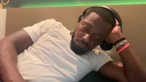 Snapshot of urbandick5 chatting on February 21, 2:56 am urbandick5 online show from February 21, 2:56 am