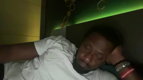 Snapshot of urbandick5 chatting on February 24, 1:25 am urbandick5 online show from February 24, 1:25 am