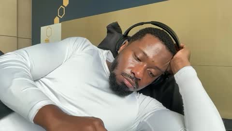 Snapshot of urbandick5 chatting on February 25, 7:23 pm urbandick5 online show from February 25, 7:23 pm