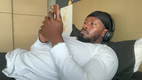 Snapshot of urbandick5 chatting on March 1, 12:07 pm urbandick5 online show from March 1, 12:07 pm