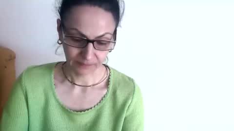 Snapshot of urbankate chatting on December 16, 9:58 am urbankate online show from December 16, 9:58 am