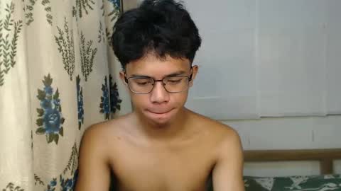 Snapshot of urbbyjosh chatting on December 19, 5:40 am joshua online show from December 19, 5:40 am