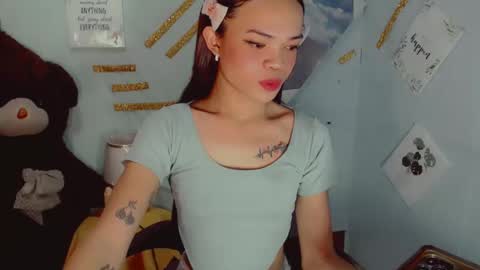 urblossom_ayaxxx online show from February 12, 8:27 am
