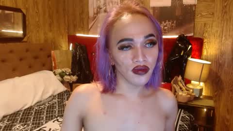 Snapshot of urcumgirlasiants chatting on December 28, 2:01 am KENDALL online show from December 28, 2:01 am