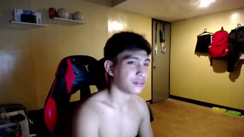 Snapshot of urcuteguy_jhonx chatting on July 16, 8:09 am Dannie online show from July 16, 8:09 am