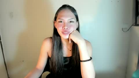 Snapshot of urdolly_rona chatting on June 21, 12:30 pm Rona Ella online show from June 21, 12:30 pm