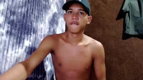 urdreamboy_clarin online show from May 7, 12:05 am