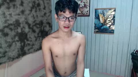 Snapshot of urdreamboy_doms chatting on May 13, 3:15 am urdreamboy_doms online show from May 13, 3:15 am