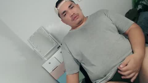 Snapshot of ure_fattytoy143 chatting on February 5, 1:27 pm ure_fattytoy143 online show from February 5, 1:27 pm