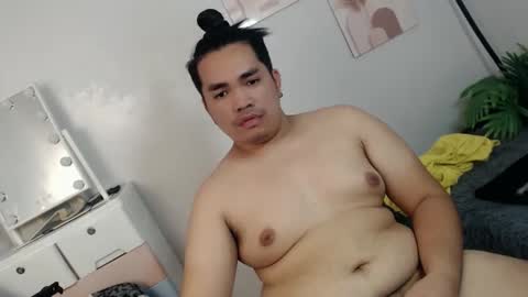 ure_fattytoy143 online show from April 16, 6:03 am