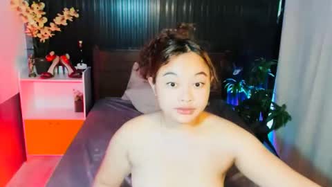 Snapshot of urfavouritecravings chatting on October 14, 12:33 am Scarlet online show from October 14, 12:33 am