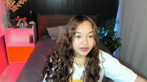 Snapshot of urfavouritecravings chatting on October 19, 12:55 am Scarlet online show from October 19, 12:55 am