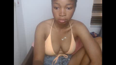 Snapshot of urflirtydoll chatting on October 13, 3:56 pm urflirtydoll online show from October 13, 3:56 pm