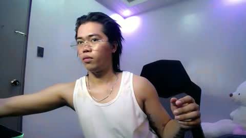 Snapshot of urfuckinghighness chatting on March 2, 12:23 pm ask me online show from March 2, 12:23 pm