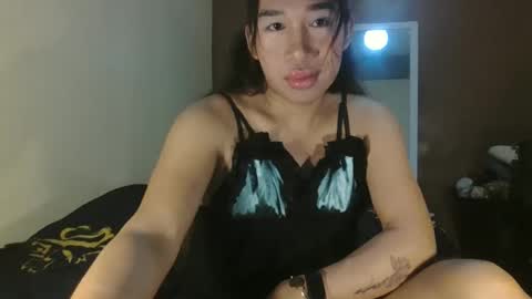 Snapshot of urfuckingqueen chatting on February 3, 8:24 pm RHEA online show from February 3, 8:24 pm